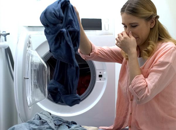 ריח רע ממכונת הכביסה
